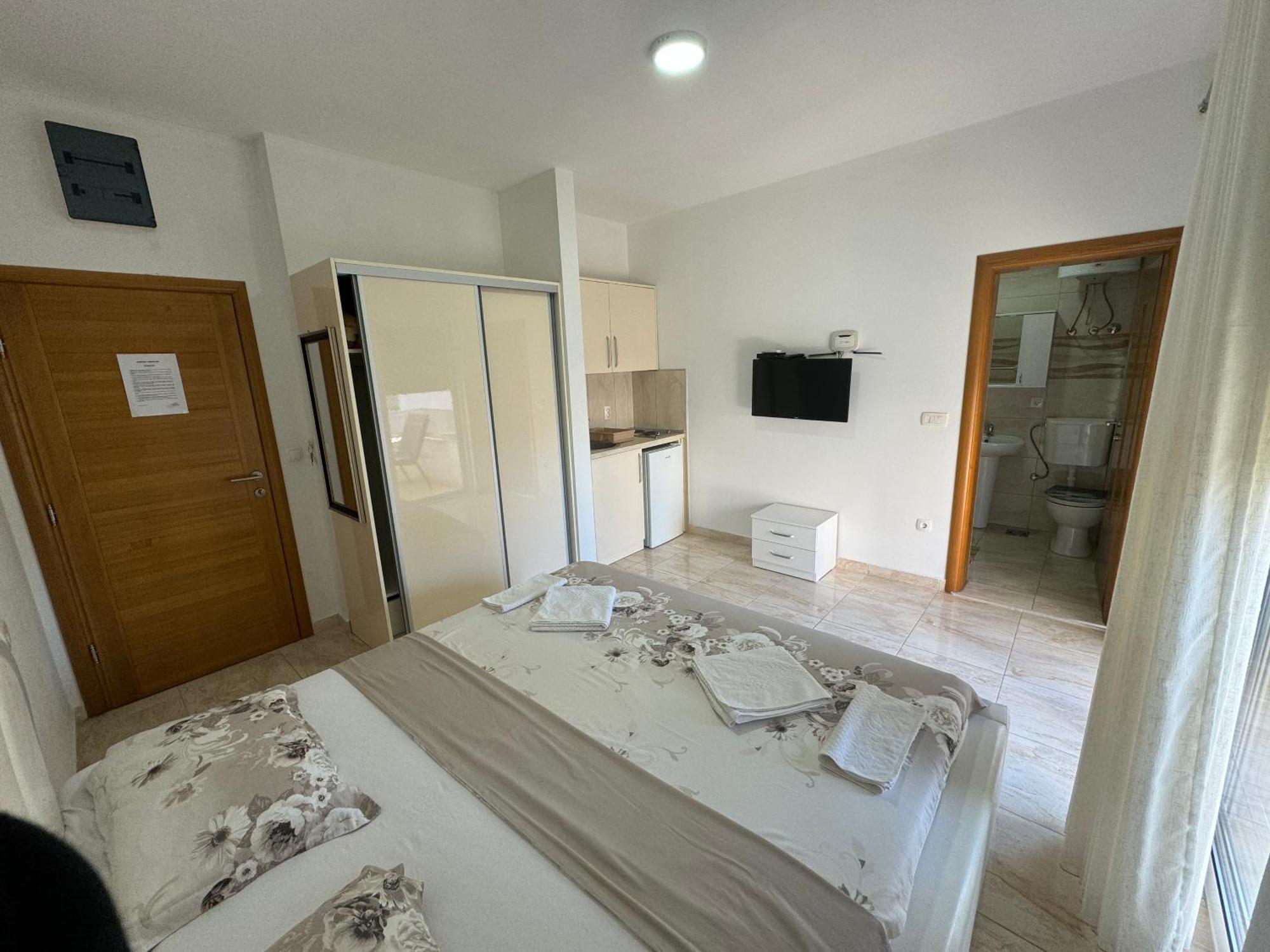 Harasta Lux Apartment Bar Exterior foto