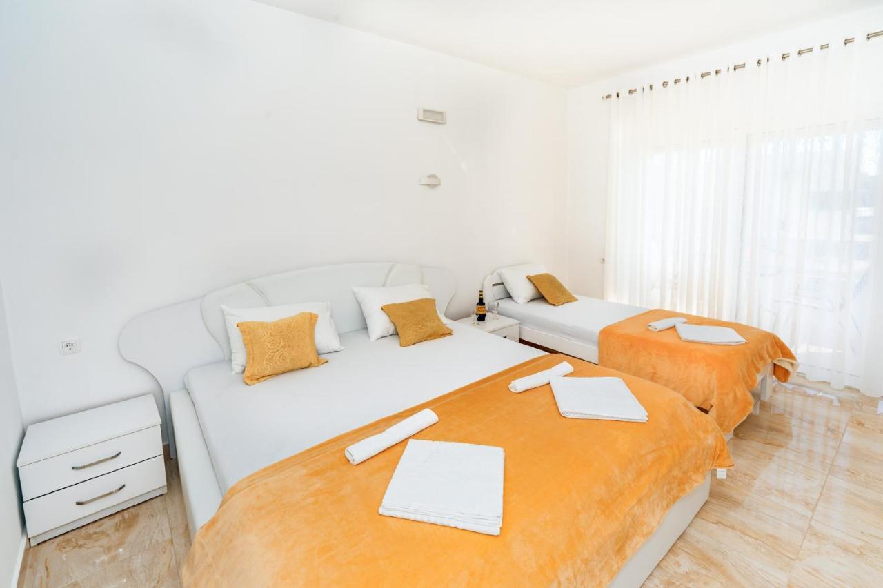 Harasta Lux Apartment Bar Exterior foto